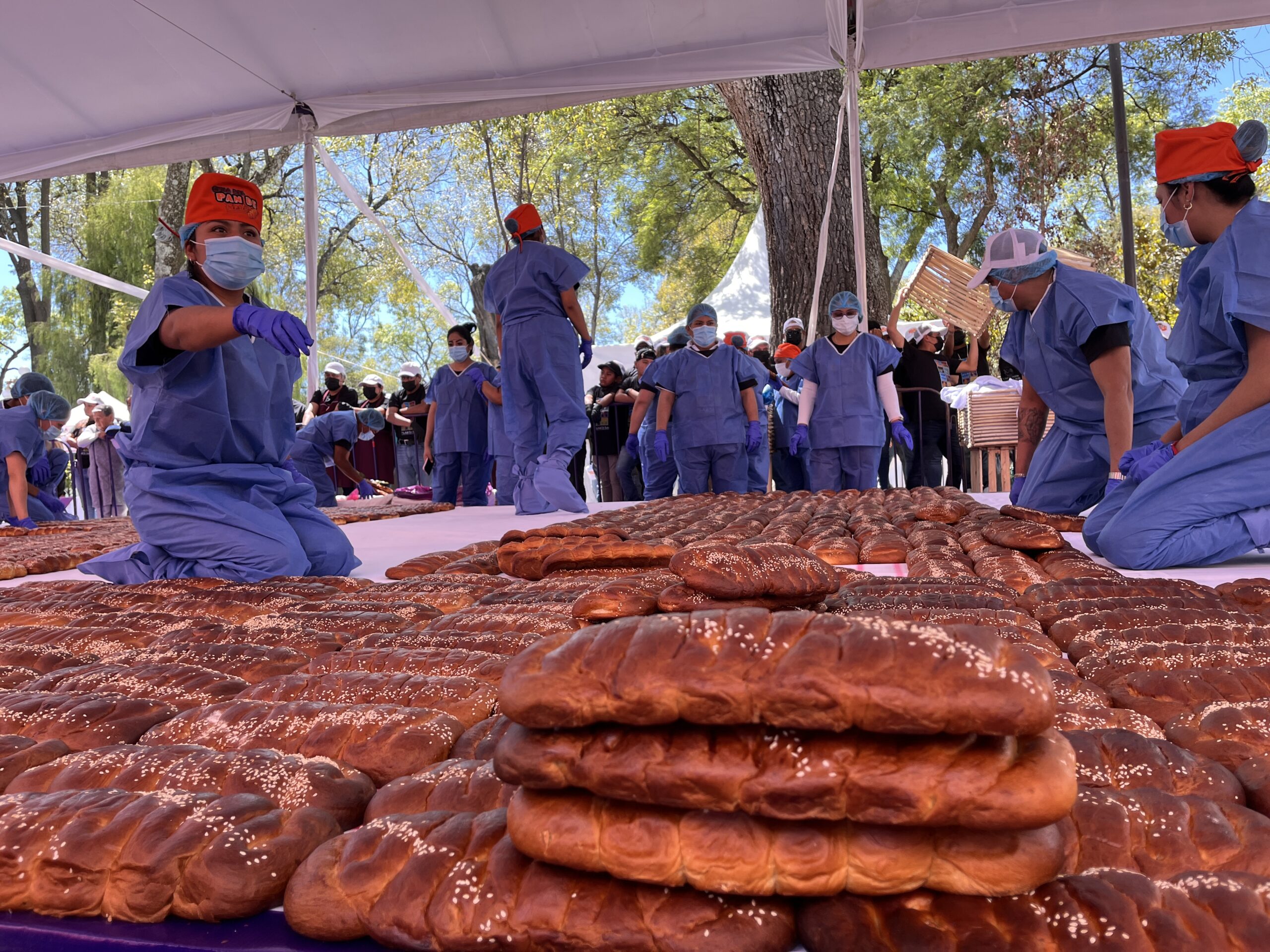 Tlaxcala rompe récord guinness con el pan de fiesta